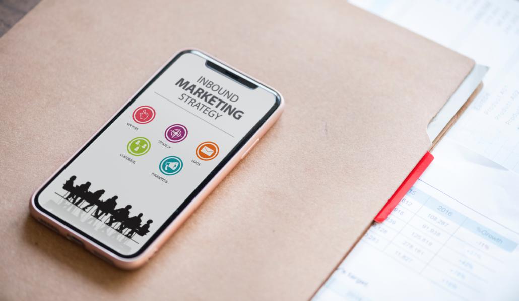 Webdesigner, SEO und Marketers in Synergie Webdesigner und Marketer teasern Marketingkampagne auf iPhone
