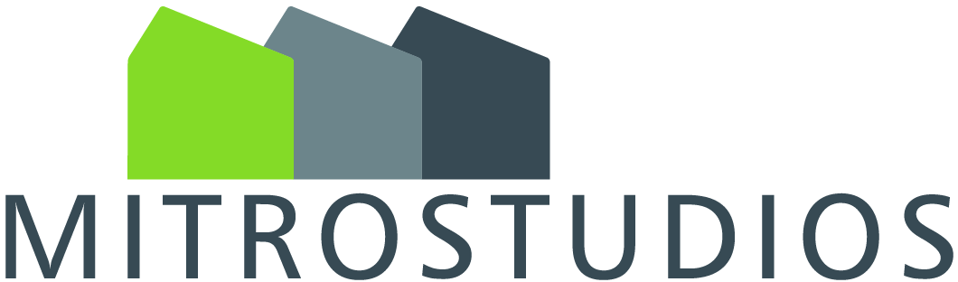 Das Mitrostudios-Logo zeigt die Buchstaben in einer modernen und weichen Schriftart und mit Großbuchstaben. Darüber befinden sich drei Häusersilhouetten mit fabrikähnlicher Scheddach-Form. Diese weisen eine Farbabstufung von links mit leuchtendem Grün, zu mittlerem Grau-Blau in der Mitte und zu dunklem Grau-Blau ganz rechts auf.